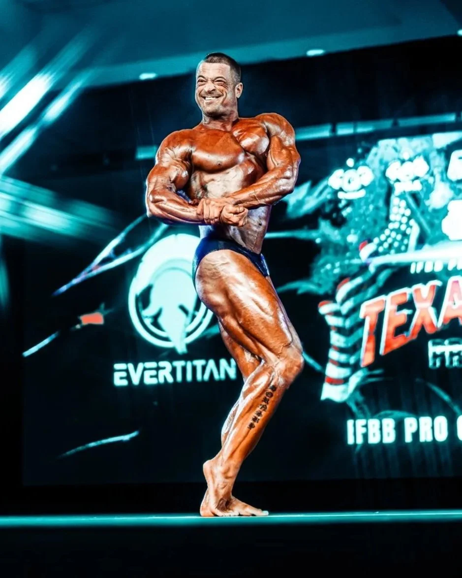 Cody Hornsby side chest pose